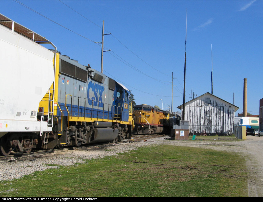CSX 6301 & UP 6580 outside the yard office